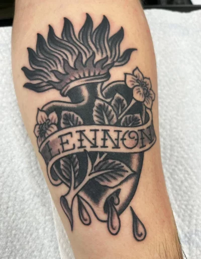 corazón con la palabra lennon