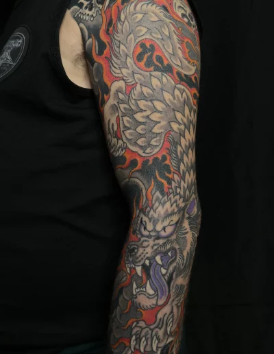 Tattoo tradicional Japones manga completa lobo y fuego en Castellon y valencia